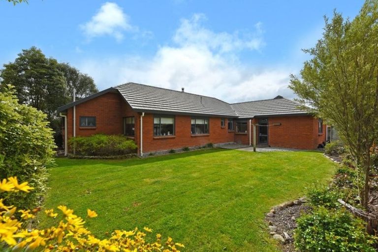 Photo of property in 23 Carlow Grove, Birchville, Upper Hutt, 5018