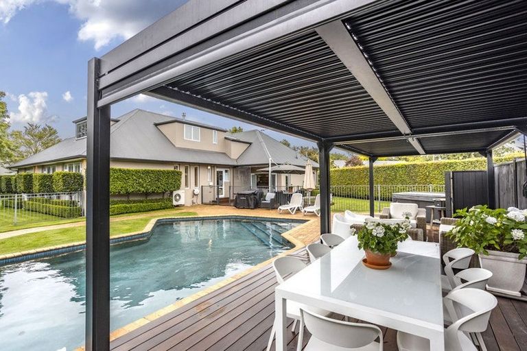 Photo of property in 1/253 Memorial Avenue, Burnside, Christchurch, 8053