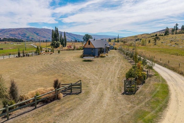 Photo of property in 1535a Teviot Road, Millers Flat, Roxburgh, 9572