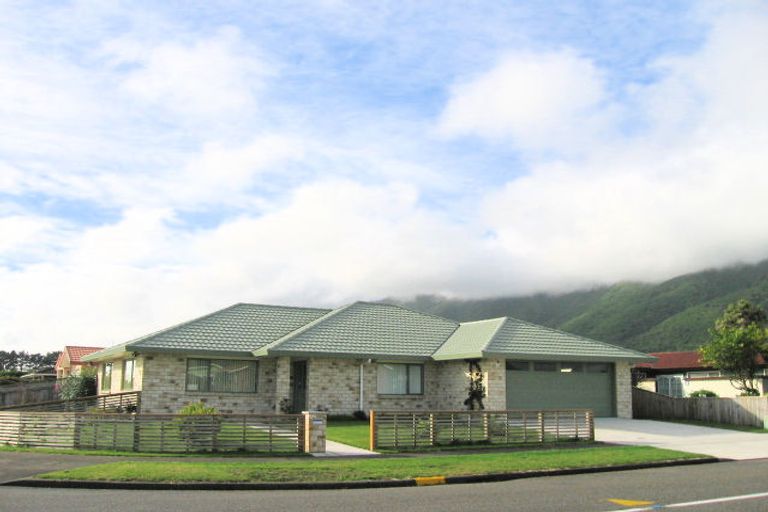 Photo of property in 31 Sylvan Avenue, Waikanae, 5036