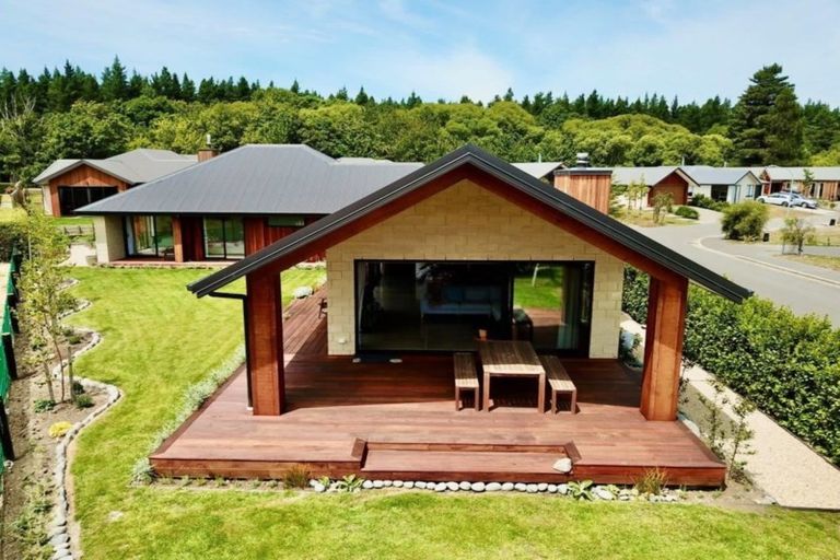 Photo of property in 1/10 Fraser Close, Hanmer Springs, 7334