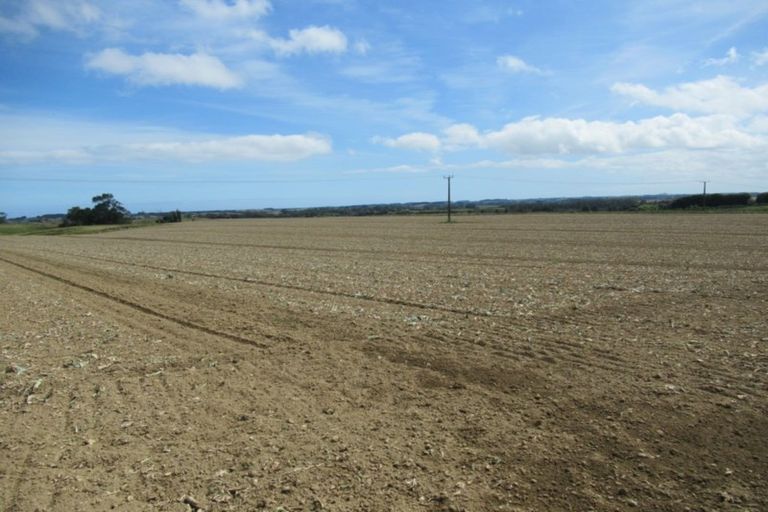 Photo of property in 1272 State Highway 1, Manakau, Otaki, 5583