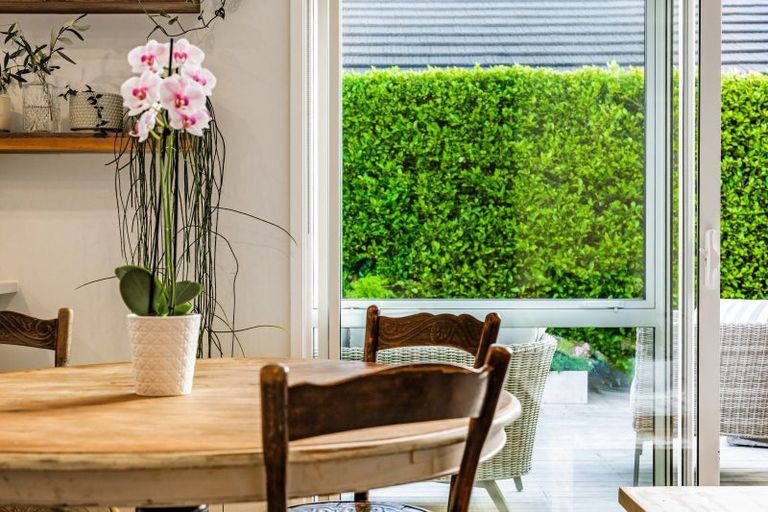 Photo of property in 15 Walnut Road, Riverhead, 0820