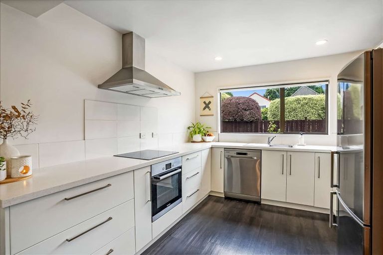 Photo of property in 16 Lancewood Drive, Halswell, Christchurch, 8025