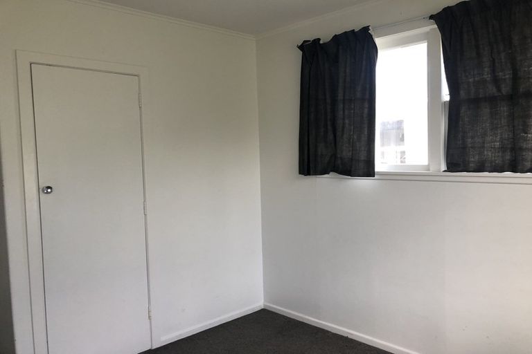 Photo of property in 1/19 Bond Crescent, Forrest Hill, Auckland, 0620