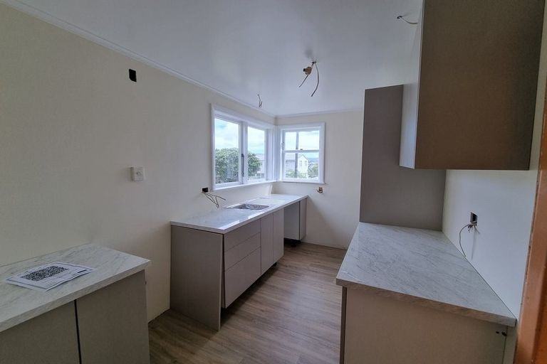 Photo of property in 66-68 Waihora Crescent, Waitangirua, Porirua, 5024