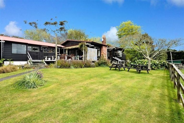 Photo of property in 384 Matua Road, Kumeu, 0891