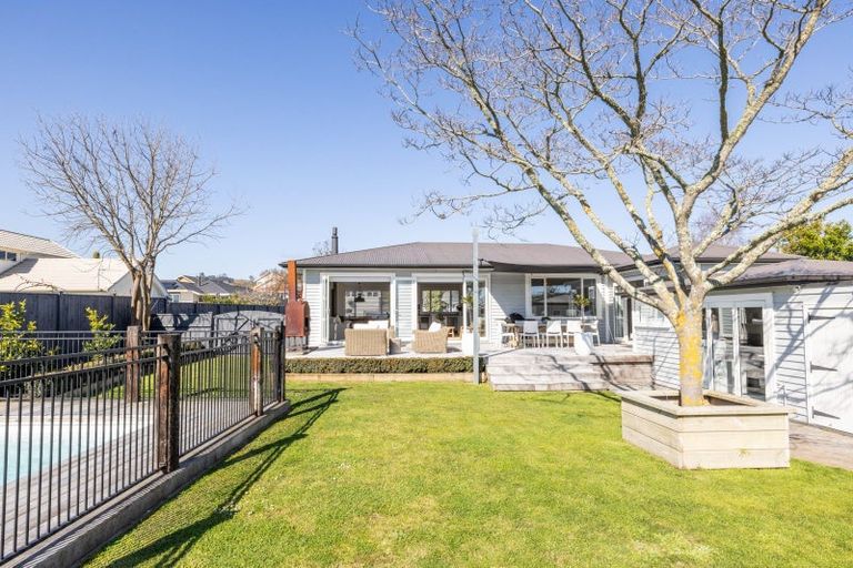 Photo of property in 8 Emerald Hill, Havelock North, 4130