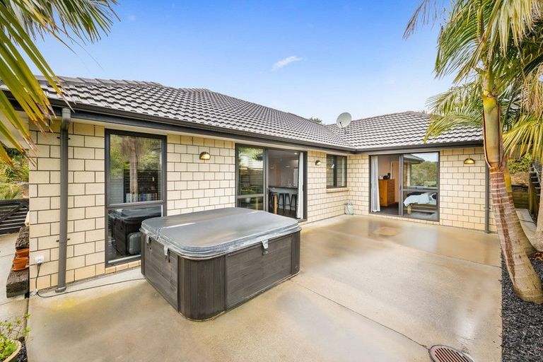 Photo of property in 4 Bloomfield Rise, Stanmore Bay, Whangaparaoa, 0932