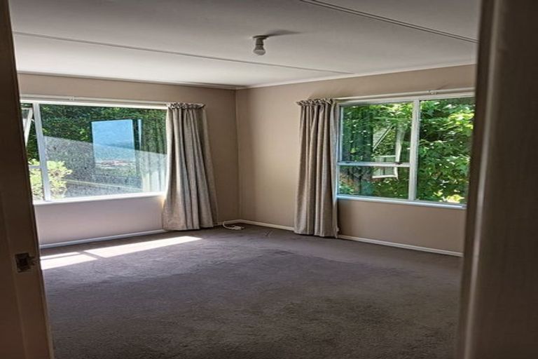 Photo of property in 7 Hibiscus Grove, Maungaraki, Lower Hutt, 5010