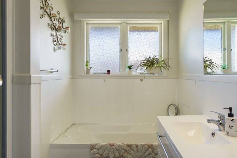 Photo of property in 6 Mcgregor Avenue, Pirimai, Napier, 4112