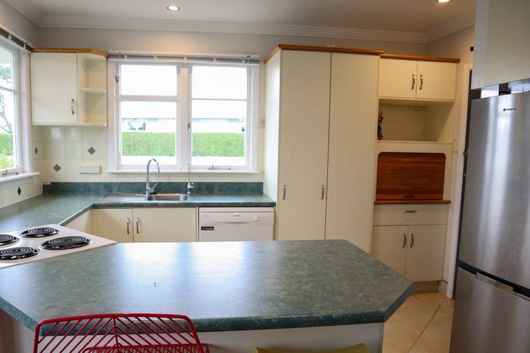 Photo of property in 27 Galt Street, Hawera, 4610