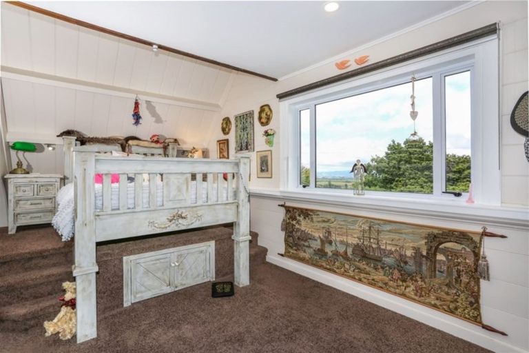 Photo of property in 53 Paparata Road, Bombay, 2675