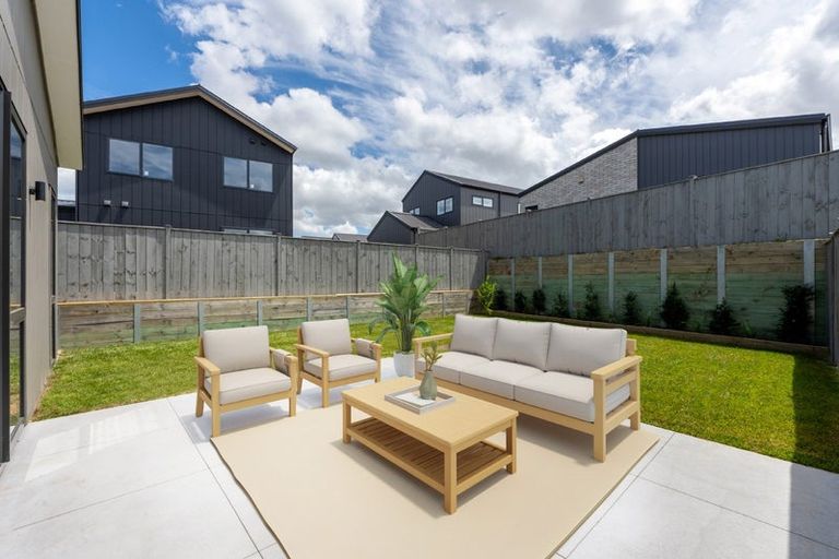 Photo of property in 51 Parkmore Drive, Rosehill, Papakura, 2113