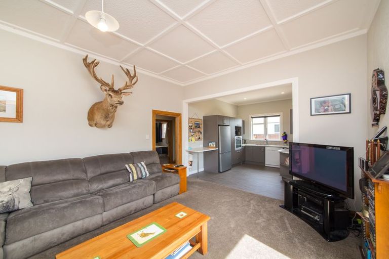 Photo of property in 25 Edgeware Road, Palmerston North, 4410