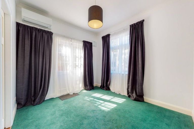 Photo of property in 3a Linwood Way, Island Bay, Wellington, 6023