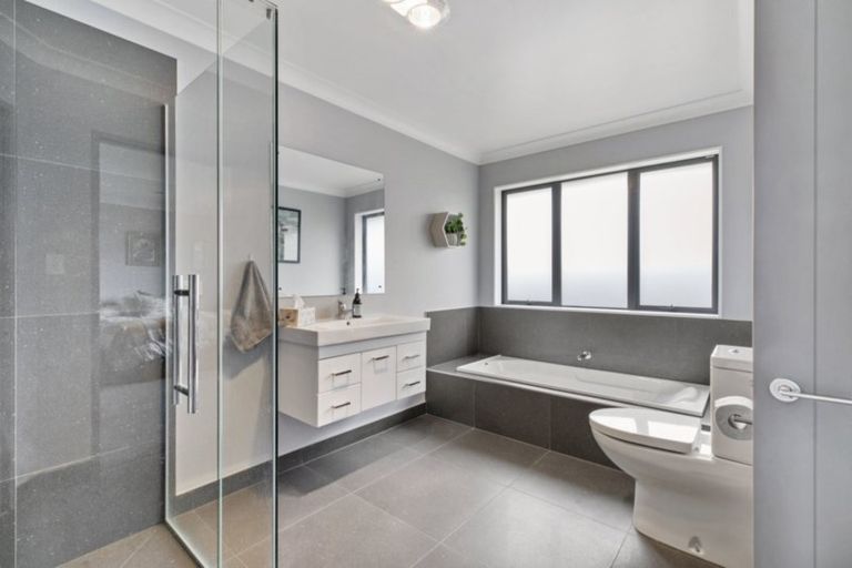 Photo of property in 3 Margaret Place, Waiuku, 2123