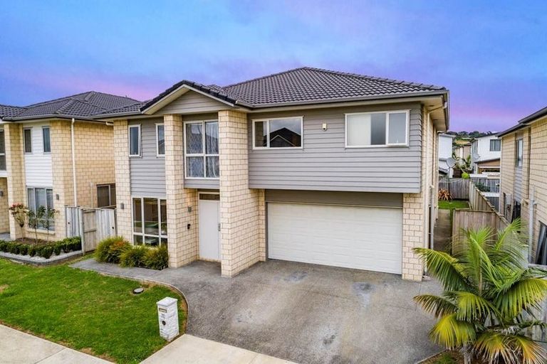 Photo of property in 22 Ballindrait Drive, Flat Bush, Auckland, 2019