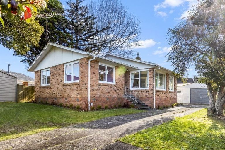 Photo of property in 6 Diana Drive, Glenfield, Auckland, 0627