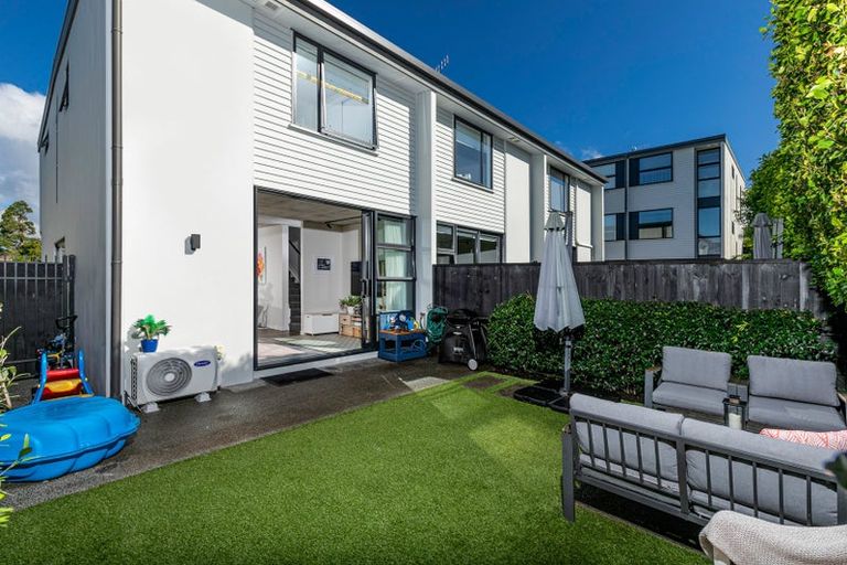 Photo of property in 3/4165 Great North Road, Glen Eden, Auckland, 0602