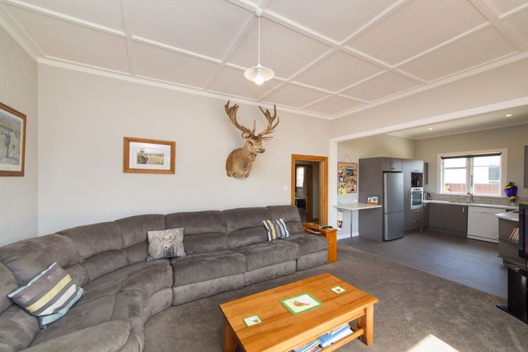 Photo of property in 25 Edgeware Road, Palmerston North, 4410
