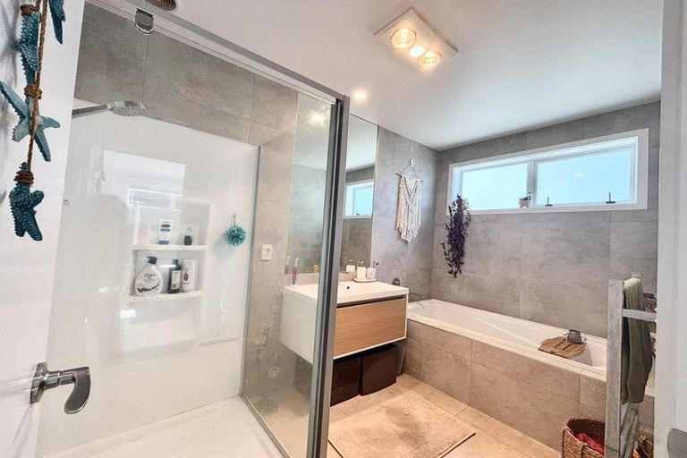 Photo of property in 13 Whenuapai Drive, Whenuapai, Auckland, 0618