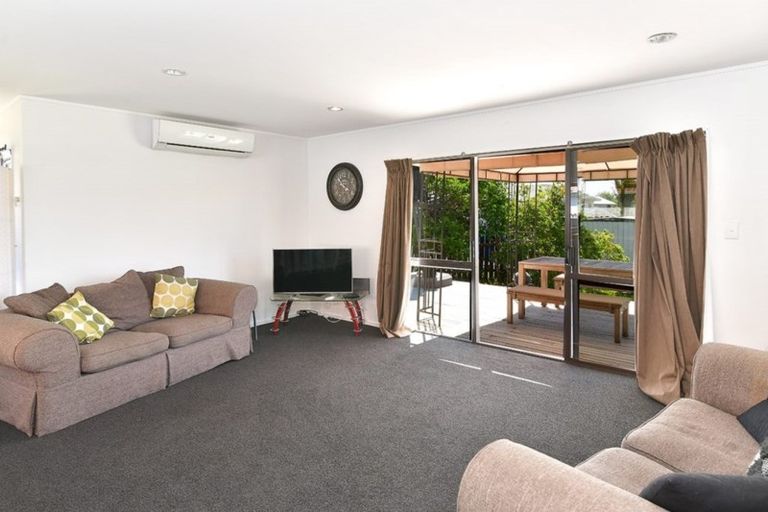 Photo of property in 2/117 Parkhurst Road, Parakai, 0830
