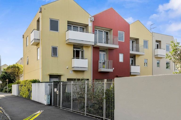 Photo of property in Marrakech Cafe, 91/305 Evans Bay Parade, Hataitai, Wellington, 6021