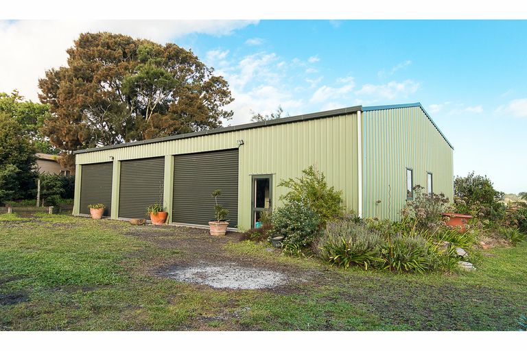 Photo of property in 77 Colombo Road, Waiuku, 2123