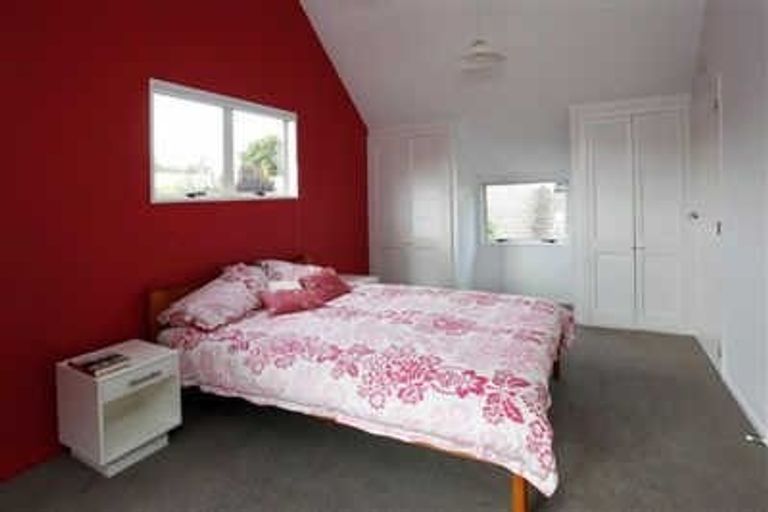 Photo of property in 276 Memorial Avenue, Burnside, Christchurch, 8053