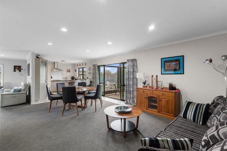 Photo of property in 102 Farringdon Avenue, Rototuna North, Hamilton, 3210