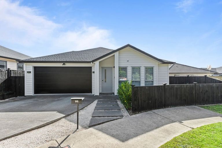 Photo of property in 95 Nobilo Road, Kumeu, 0810