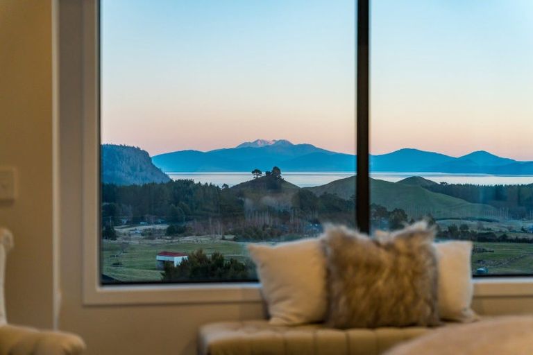 Photo of property in 20 Katelyn Place, Kinloch, Taupo, 3385