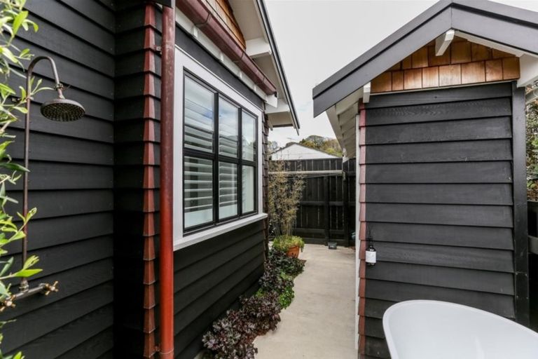 Photo of property in 20 Chilman Street, Strandon, New Plymouth, 4312