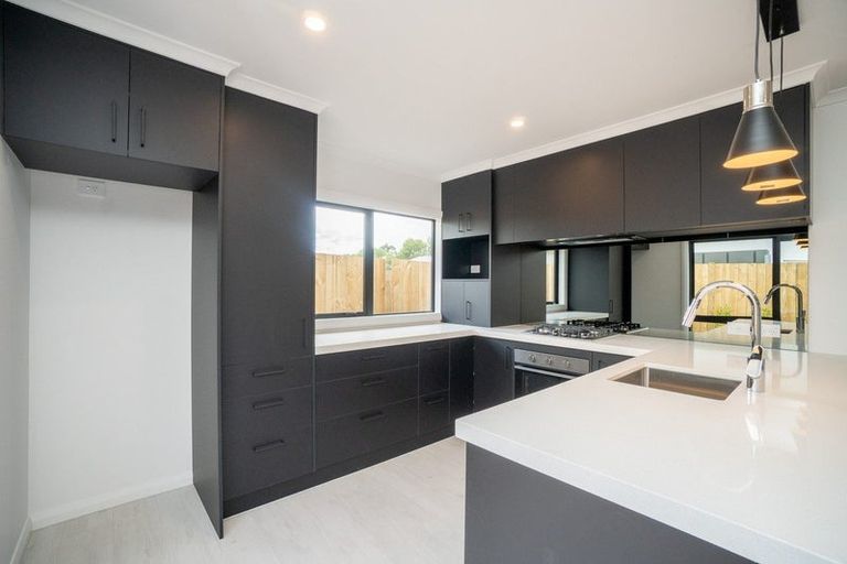 Photo of property in 8 Roberts Line, Kelvin Grove, Palmerston North, 4414