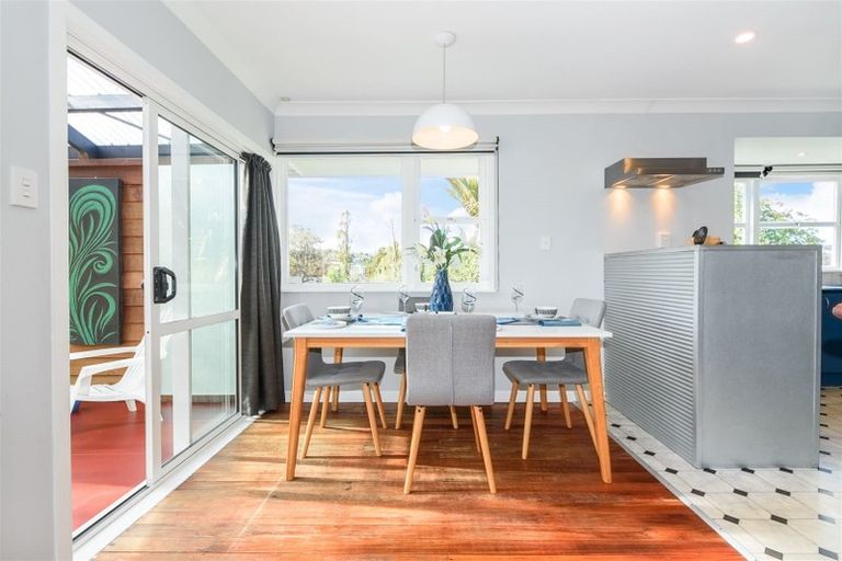 Photo of property in 130 Triangle Road, Massey, Auckland, 0614