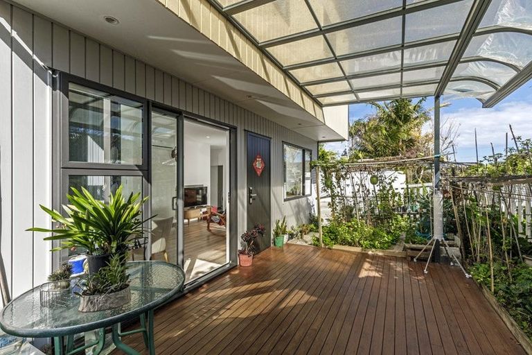 Photo of property in 2a Robin Lane, Browns Bay, Auckland, 0630