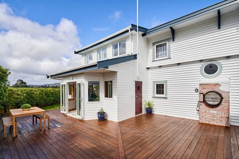 Photo of property in 1 Boulcott Street, Boulcott, Lower Hutt, 5010