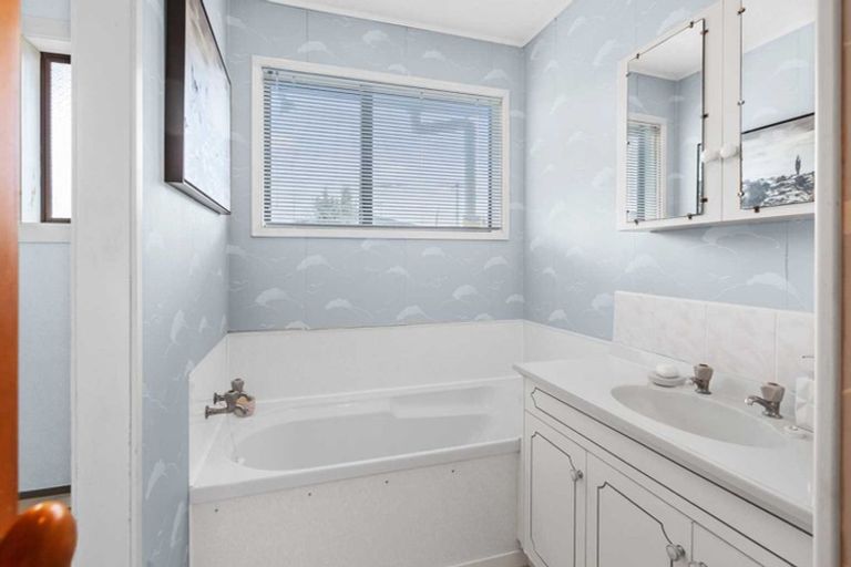 Photo of property in 2/41 Riverside Road, Orewa, 0931