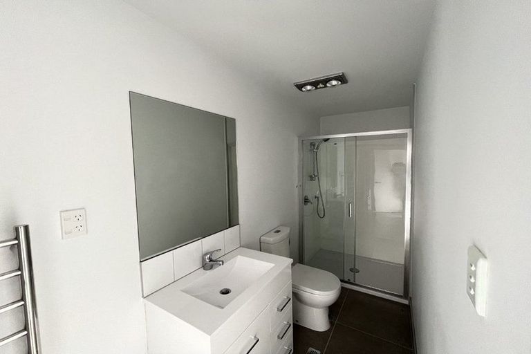 Photo of property in 1 Eileen Newey Place, Henderson, Auckland, 0612