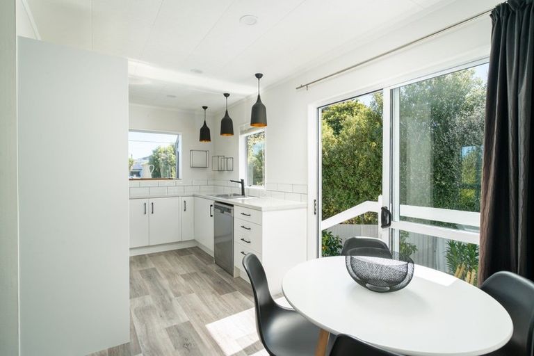 Photo of property in 108 Tamatea Road, Taupo, 3330