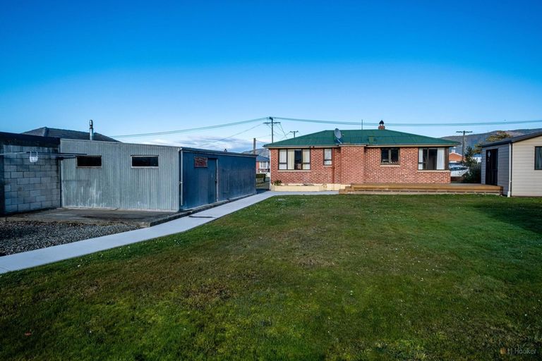 Photo of property in 11 Rugby Street, Waimate, 7924