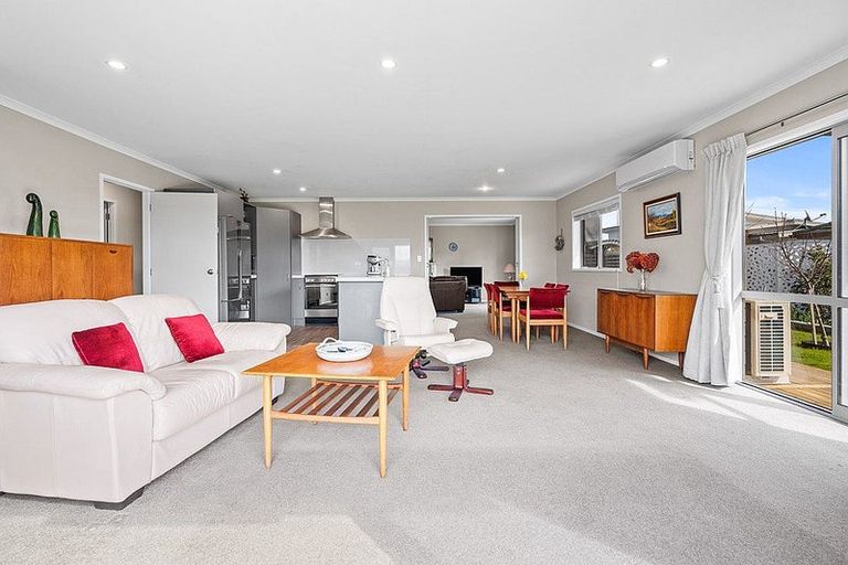 Photo of property in 5 Ara Kahika Lane, One Tree Point, 0118