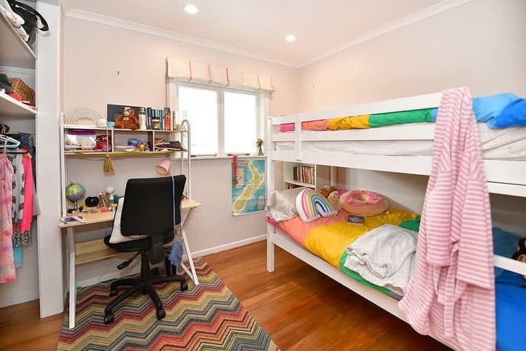 Photo of property in 584 Beach Road, Rothesay Bay, Auckland, 0630