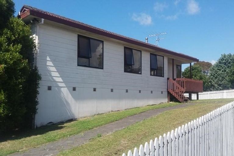 Photo of property in 1 Ebony Place, Massey, Auckland, 0614