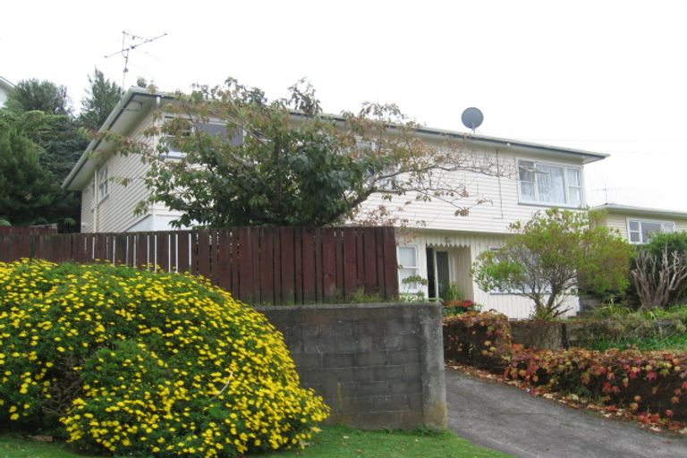 Photo of property in 8 Oriel Avenue, Tawa, Wellington, 5028