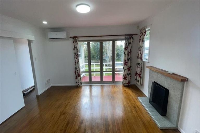 Photo of property in 39 Vera Road, Te Atatu South, Auckland, 0610