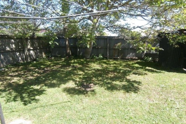 Photo of property in 2/12 Roslyn Avenue, Mairehau, Christchurch, 8052