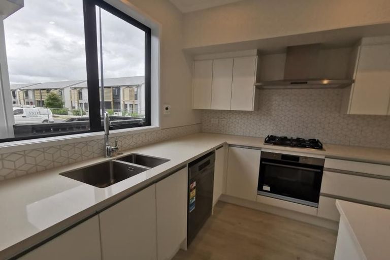 Photo of property in 73 Manarini Road, Westgate, Auckland, 0614