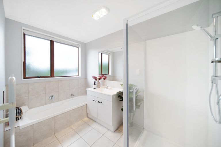 Photo of property in 13 Keri Vista Rise, Papakura, 2110